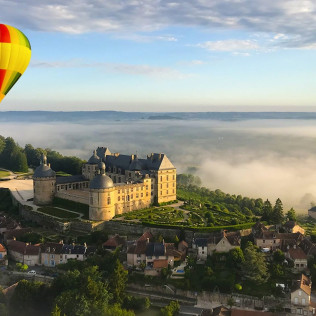 Vol en Montgolfière au-dessus du Château de Hautefort (Hautefort, Dordogne - 24)