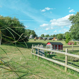 Séjour Insolite : Nuit en Chalet Tipi avec Petit-déjeuner à La Ferme des Épis (Ouffières, Calvados - 14)