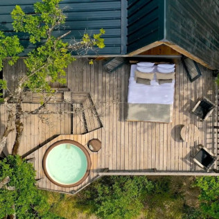 Séjour Insolite : Nuit dans la Cabane Petite Buëch avec Petit-déjeuner et Spa Privatif à Alpinest (Serres, Hautes-Alpes - 05)