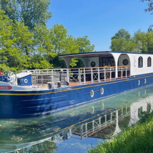 Séjour Insolite : Nuit en Lodge Prestige avec Bain Nordique Privatif au Domaine du Canal (Montcresson, Loiret - 45)