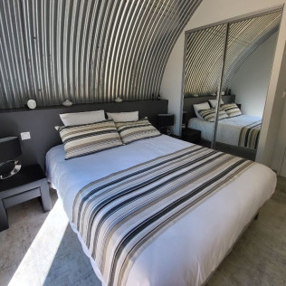 Séjour en Logement Insolite : Nuit dans une Arche Bioclimatique avec Champagne, Spa Privé et Piscine Chauffée (Le Vignon-en-Quercy, Lot - 46)