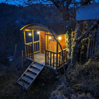 Séjour Insolite : 2 Nuits dans une Roulotte à La Mauvaise Herbe (Barjols, Var - 83)