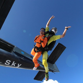 Saut en Parachute avec Vidéo (Empuriabrava, Espagne) - TANDEM TITANIUM