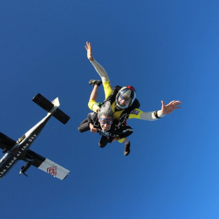 Saut en Parachute avec Vidéo (Empuriabrava, Espagne) - TANDEM TITANIUM