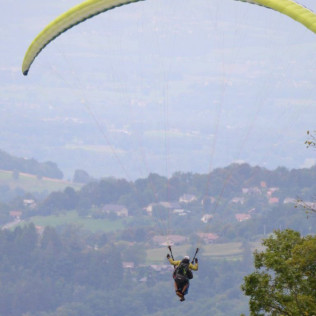Vol en Parapente au-dessus du Lac du Bourget (Savoie - 73)