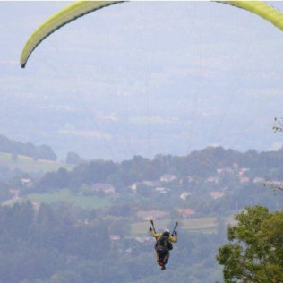 Séjour en Gîte avec Spa Privatisé au Spa Repos Bien-Être et Vol en Parapente au-dessus du Lac du Bourget (Voglans, Savoie - 73)