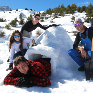 Pack de Survie Nordique : Orientation, Raquettes et Construction d'Igloos (Huesca, Espagne)