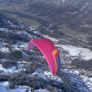 Vol Hiver en Parapente au-dessus des Massifs Enneigés (Samoëns, Haute-Savoie - 74)
