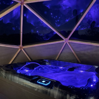 Séjour avec Jacuzzi Privatif dans un Dôme à La Grande Oasis et Dégustation de Vin et de Mets Locaux pour deux (Tarn - 81)