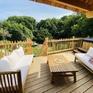 Séjour de 2 nuits au Repaire du Dragon avec Bain Nordique Privatif au Jardin Zen du Quistillic (Guerlédan, Côtes-d'Armor - 22)