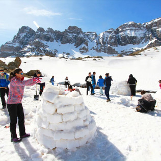 Pack de Survie Nordique : Orientation, Raquettes et Construction d'Igloos (Huesca, Espagne)