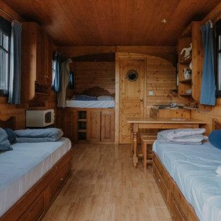 Séjour Insolite : Nuit en Roulotte PMR au Domaine d’Escapa (Estipouy, Gers - 32)
