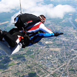 Saut en Parachute Tandem VIP avec Photos et Vidéos (Marzy, Nièvre - 58)
