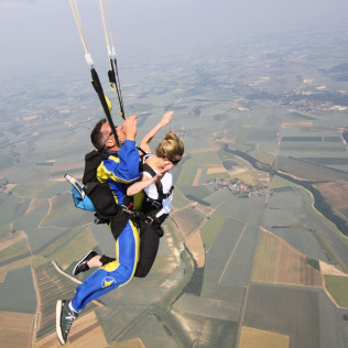 Saut en Parachute Tandem à l'Aérodrome Péronne Saint-Quentin (Somme - 80)