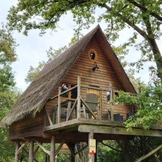 Séjour Insolite : Nuit en Île Cabane avec Massage Californien ou Ayurvédique (Fère-en-Tardenois, Aisne - 02)