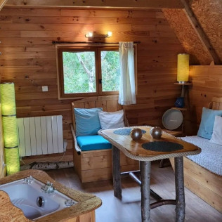 Séjour Insolite : Nuit en Île Cabane avec Massage Californien ou Ayurvédique (Fère-en-Tardenois, Aisne - 02)