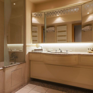 Séjour avec Petit-déjeuner, Accès Illimité au Spa et Sauna Privé au Domaine du Limonay 4* (Saint-Méloir-des-Ondes, Bretagne - 35)