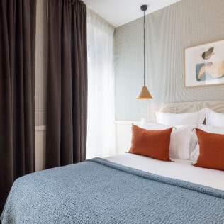 Séjour 2 nuits en Chambre Double avec Petit-déjeuner, Cocktail et Accès Spa Privatif au Petit Oberkampf Hôtel & Spa 4* (Paris, Île-de-France- 75)