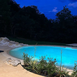 Séjour en Logement Insolite : Nuit dans une Arche Bioclimatique avec Massage, Spa Privé et Piscine Chauffée (Le Vignon-en-Quercy, Lot - 46)