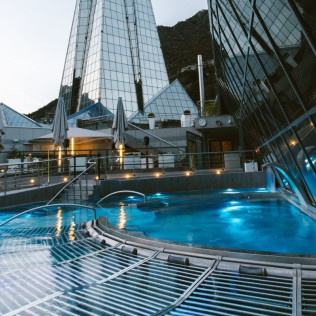 Accès Premium à Caldea et Massage Relaxant de 30 minutes (Andorre)