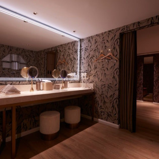 Privatisation Nocturne du Spa avec Bouteille de Champagne pour deux au Paris j'Adore Hôtel & Spa 5* (Paris, Île-de-France- 75)