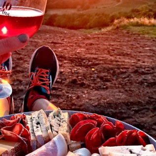 Randonnée au Coucher du Soleil avec Dégustation et Plateau de Fromage et Charcuterie (Saint-Alban, Ain - 01) 