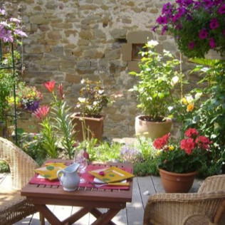 Séjour en Chambre d’Hôtes dans le Sud à Les Roses Trémières (Saint-André-de-Rosans, Hautes Alpes - 05)