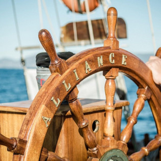 Soirée en Bateau au Soleil Couchant avec Cocktail Dînatoire (Marseille, Bouches-du-Rhône - 13)