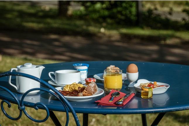 Séjour relaxant : Nuit en Chambre Supérieure avec accès au Spa à l'Hôtel Causse Comtal Rodez, The Originals Relais (Gages, Aveyron - 12)