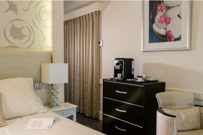 Séjour en Chambre Maison Classique avec Menu et Spa à l’Auberge de Cassagne 5* (Le Pontet, Vaucluse - 84)