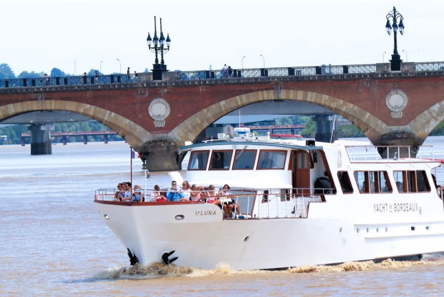 Croisière Commentée, Verre de Vin et Cannelé (Bordeaux, Gironde - 33)