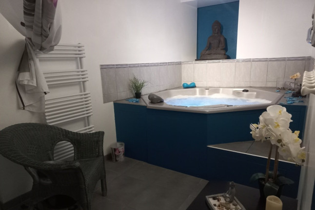 Jacuzzi et Massage au Choix à Look Beauté (Saint-Hilaire-des-Loges, Vendée - 85)