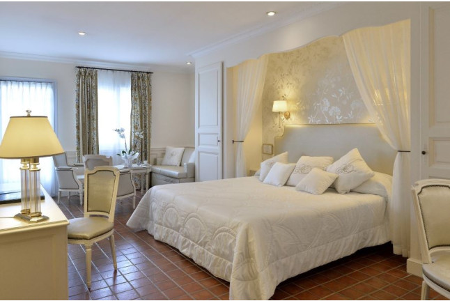 Séjour en Junior Suite avec Menu et Spa à l’Auberge de Cassagne 5* (Le Pontet, Vaucluse - 84)