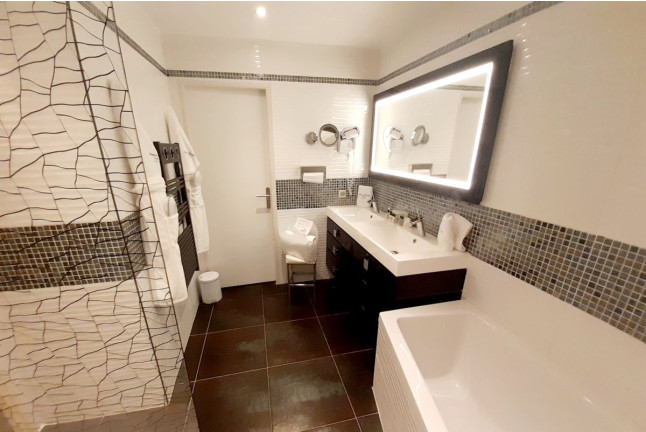 Séjour en Chambre Luxe avec Menu et Spa à l’Auberge de Cassagne 5* (Le Pontet, Vaucluse - 84)