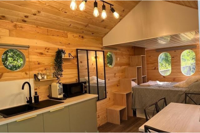 Séjour Insolite dans La Scarabane des Chassaing avec Diner et Jacuzzi (Sassenay, Saône-et-Loire - 71)