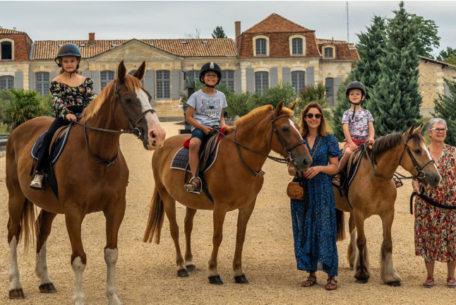 Balade à Cheval entre les Vignes Prieuré Marquet (Saint-Martin-du-Bois, Gironde - 33)