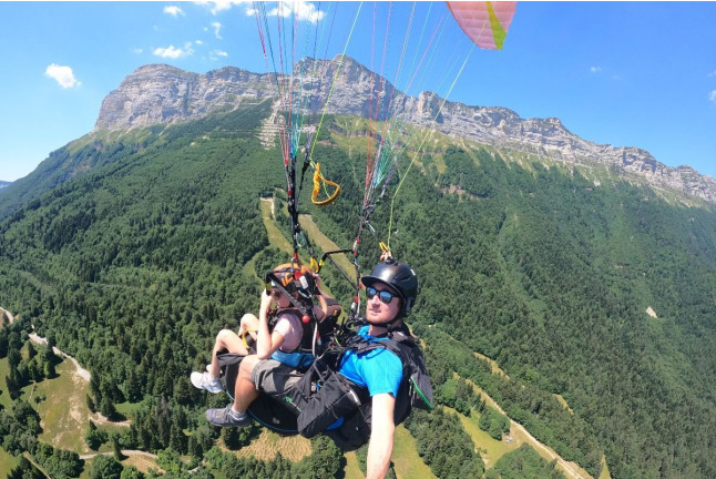 Baptême de Parapente “Évasion” sur le Plateau des Petites Roches (Saint-Hilaire-du-Touvet, Isère - 38)