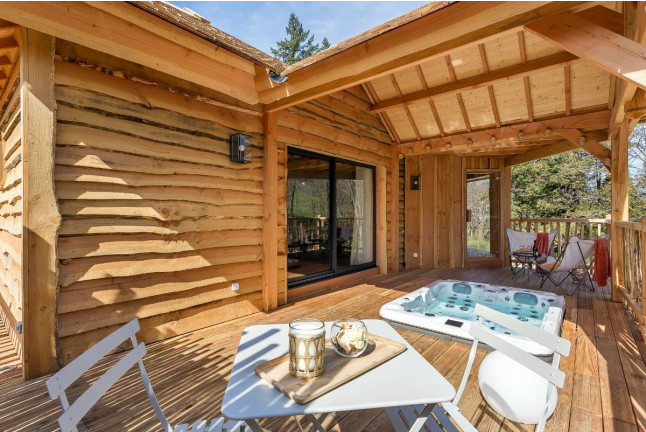 Séjour Insolite : Nuit en Cabane dans les Arbres avec Petit-déjeuner et Accès Privatif au Spa - Semaine (Satillieu, Ardèche - 07)