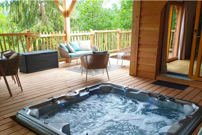Séjour Insolite Cabane dans les Arbres avec Jacuzzi Privatif à La Féérie des Anges (Illoud, Haute-Marne - 52)