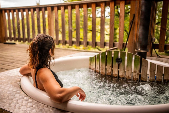 Séjour en Logement Insolite : Nuit en Cabane dans les Arbres avec Petit-déjeuner et Spa Privatif au domaine Cœur de Bull (Occitanie - 81)