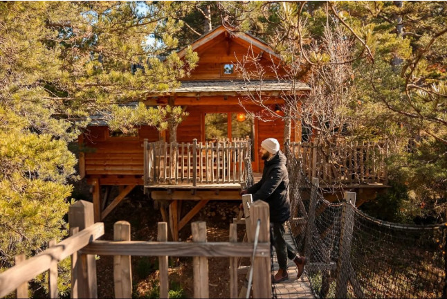 Séjour Insolite : Nuit dans une Cabane avec Petit-déjeuner et Spa Privatif à Alpinest (Serres, Hautes-Alpes - 05)