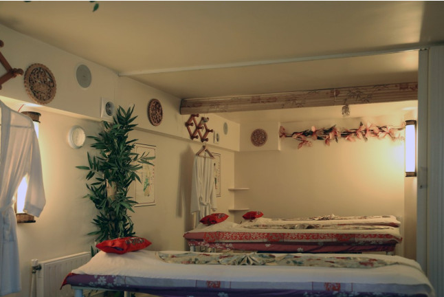 Massage Printemps Joyeux avec Soin Pierre Tourmaline à Lanqui Spa (Paris, Île-de-France - 75)