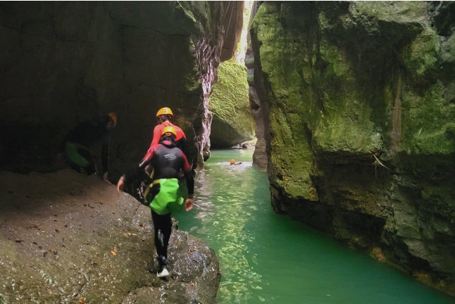 Excursion Canyoning dans le Canyon du Groin (Artemare, Ain - 01)
