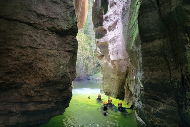 Excursion Canyoning dans le Canyon du Groin (Artemare, Ain - 01)