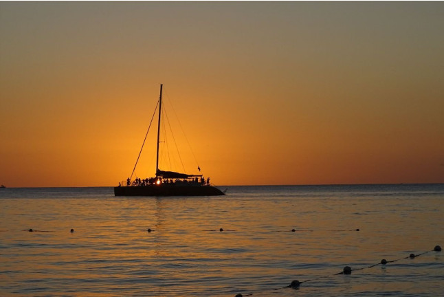 Sortie en Soirée en Catamaran dans la Rade de Lorient (Larmor-Plage, Morbihan - 56)