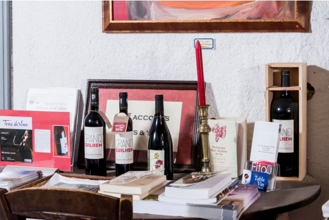 Séjour en Chambre d'Hôte avec Initiation Œnologique au Domaine Grand Guilhem (Cascastel-des-Corbières, Aude - 11)