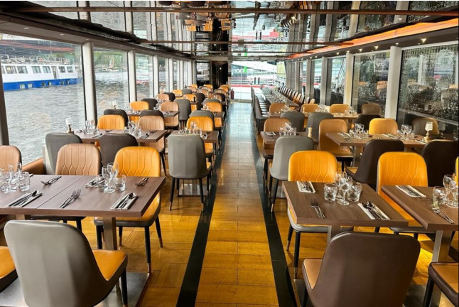Privatisation du Lounge au Centre de Flottaison Body Float et Croisière Restaurant Bistronomique sur la Seine pour deux (Paris, Île-de-France- 75)