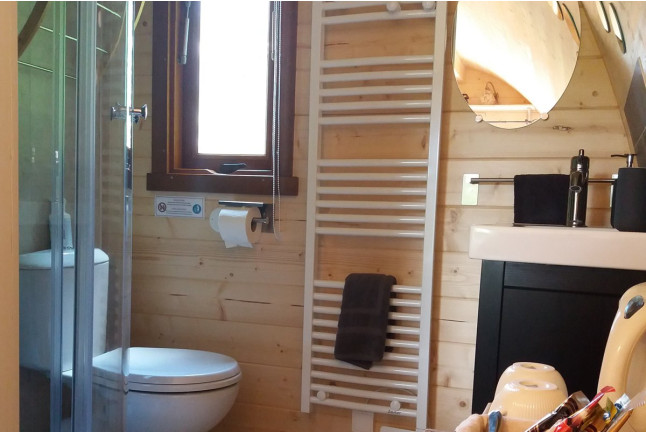 Séjour Insolite en Chambre d'Hôtes avec Jacuzzi à Belloréade (Belloc, Ariège - 09)