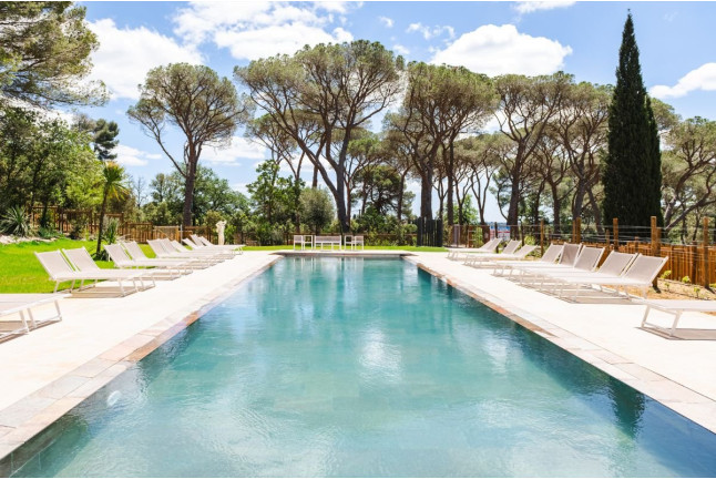 Séjour en Gîte avec Spa Privatif et Menu Traiteur pour deux au Château du Parc (Pézenas, Hérault- 34)