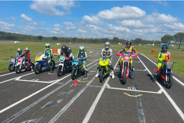 Stage de Pilotage Moto sur Circuit de Vitesse (Gironde/ Charente-Maritime/ Deux-Sèvres)